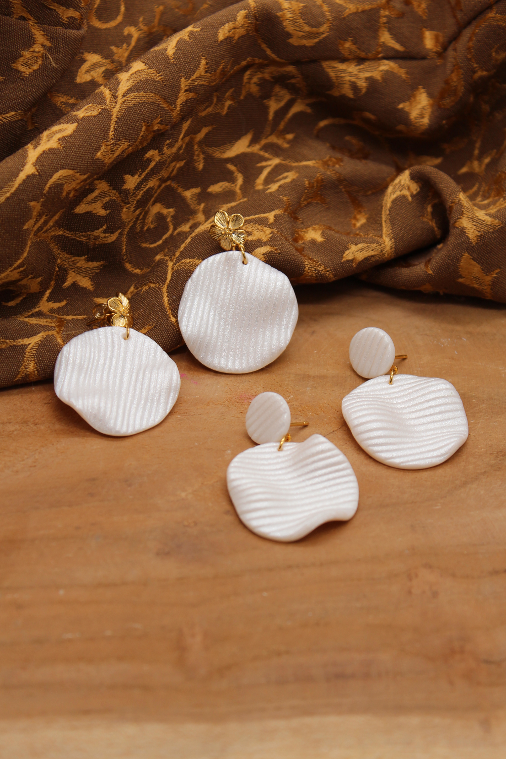 Esquema Pendientes de arcilla polimérica perlada y rayada