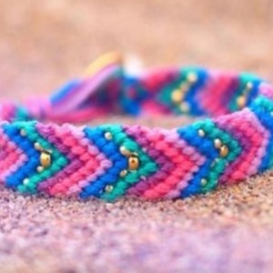 Esquema Pulsera brasileña chevron con cuentas