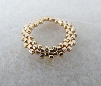 Pendientes en perlas Arcos® y perlas PureCrystal de Puca® - Puca : Paso 3 Pendientes en perlas Arcos® y perlas PureCrystal de Puca® - Puca : Paso 3