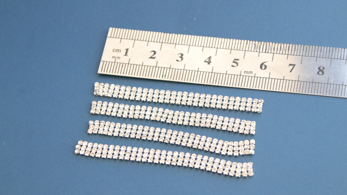 DIY Pendientes de malla con pedrería y cabujones PureCrystal : Paso 2