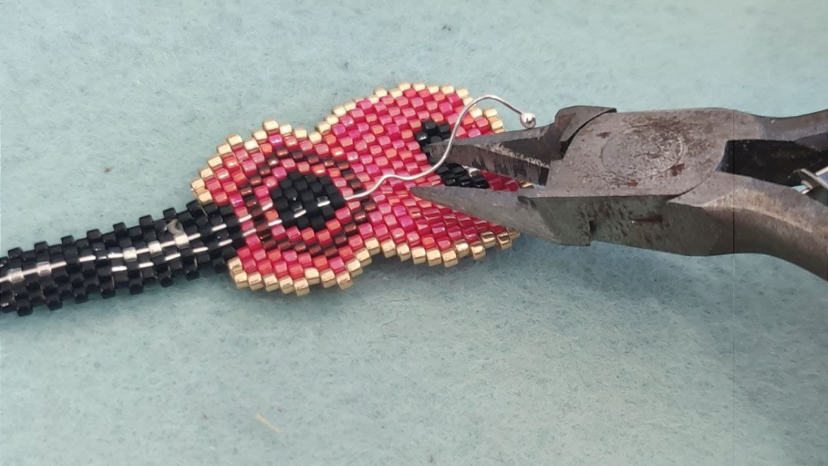 Tejido de cuentas de instrumento musical Ukulele Miyuki Delicas : Paso 5