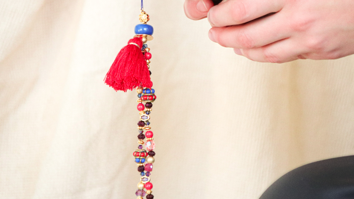 Esquema Bisutería para móviles con cuentas étnicas, cristales de puro cristal, piedras preciosas y borlas