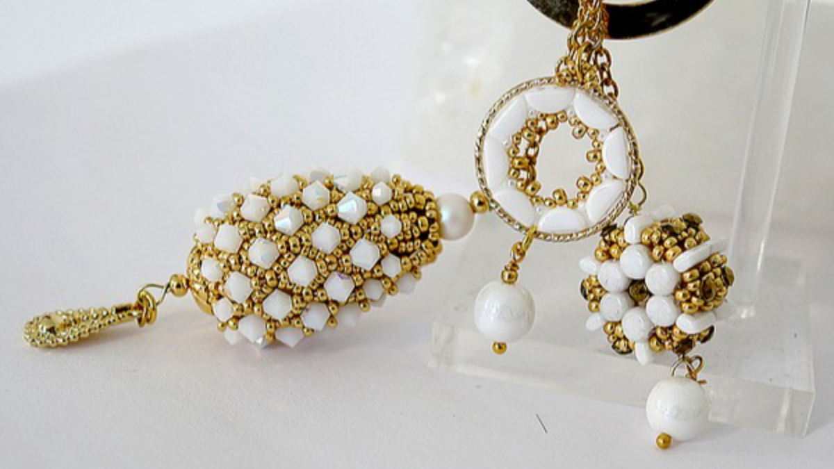 Esquema Joyas 3 en 1 con cuentas Victoria, Lea y Donuts y soporte de madera Jesse y Jack Esquema Joyas 3 en 1 con cuentas Victoria, Lea y Donuts y soporte de madera Jesse y Jack