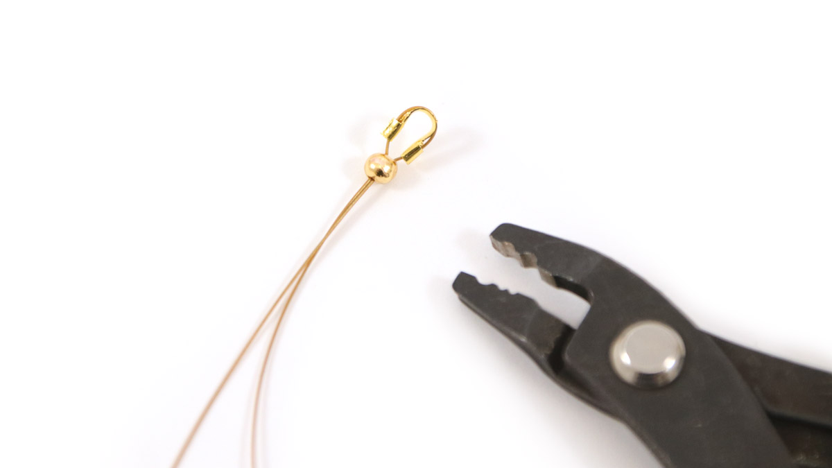 Apilamiento de collares bohemios chic con piedras preciosas y colgantes : Paso 6