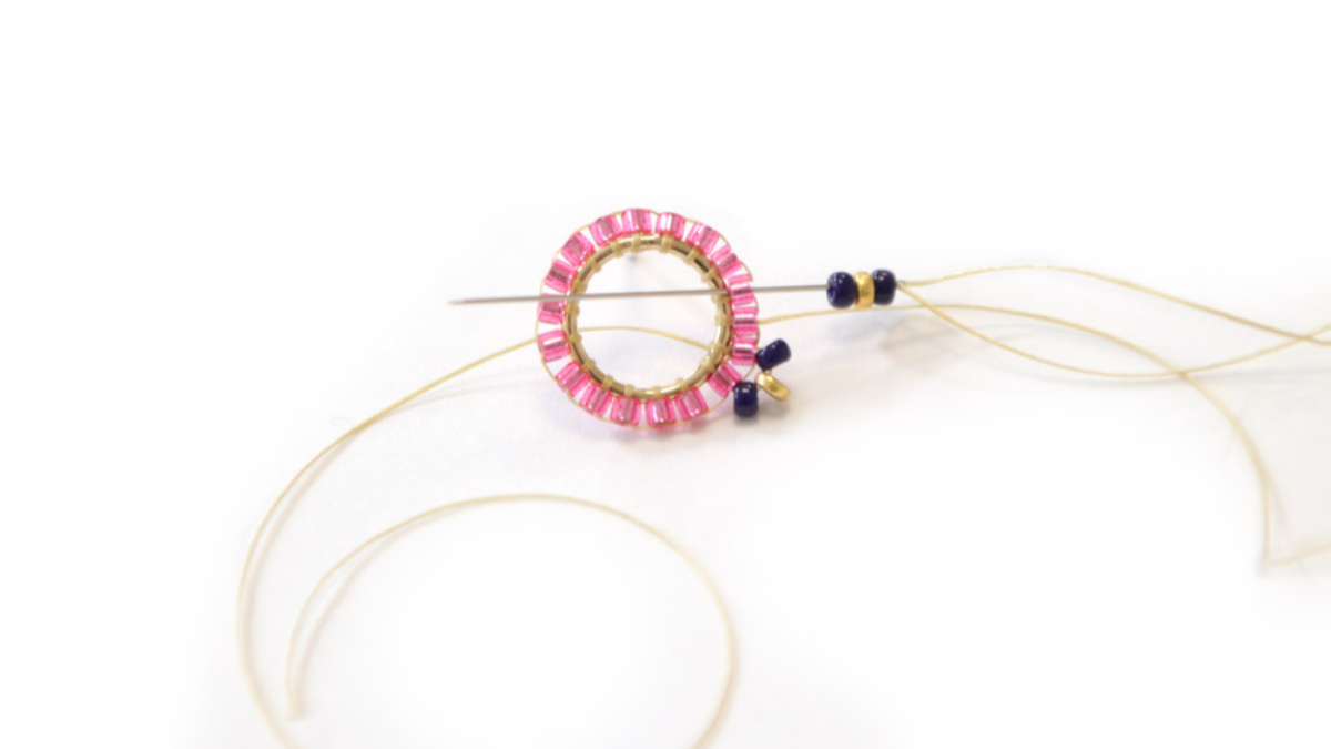 Pendientes de círculo de perlas Miyuki y piedras preciosas : Paso 9 Pendientes de círculo de perlas Miyuki y piedras preciosas : Paso 9