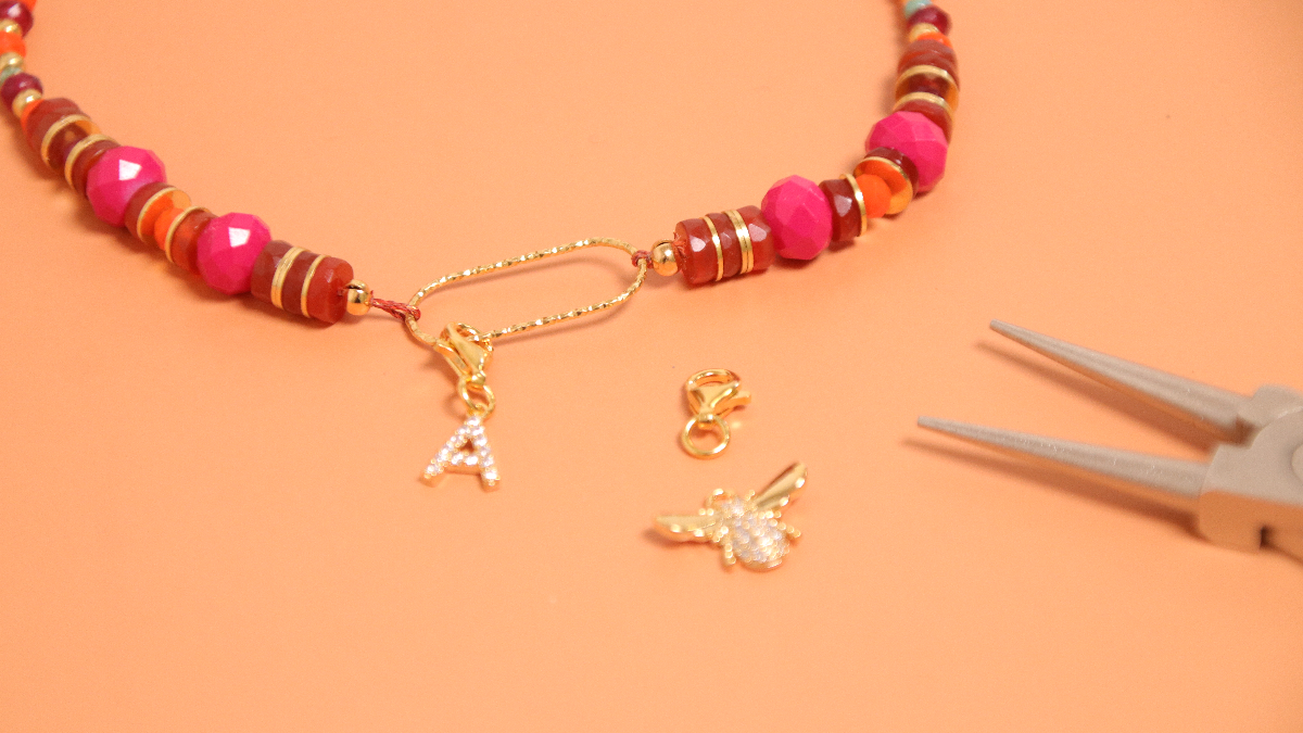 Collar de macramé con cuentas facetadas y espaciador central en plata 925 : Paso 8