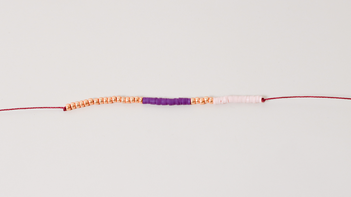 Pulsera de varias vueltas para principiantes con Heishi y Linhasita : Paso 2