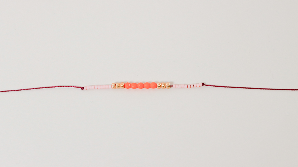 Pulsera de varias vueltas para principiantes con Heishi y Linhasita : Paso 4