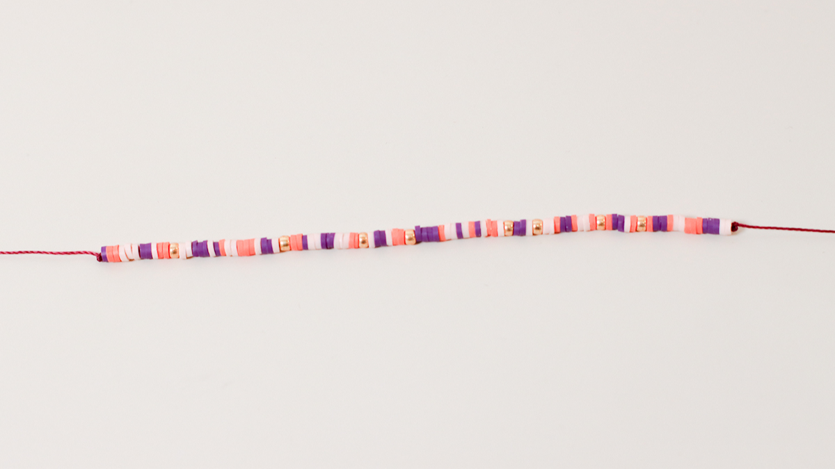 Pulsera de varias vueltas para principiantes con Heishi y Linhasita : Paso 5