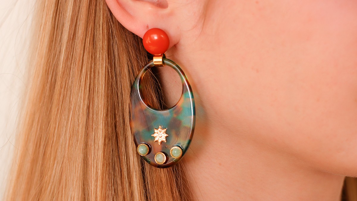 Esquema Originales pendientes de resina con piedras naturales de Amazonita Esquema Originales pendientes de resina con piedras naturales de Amazonita