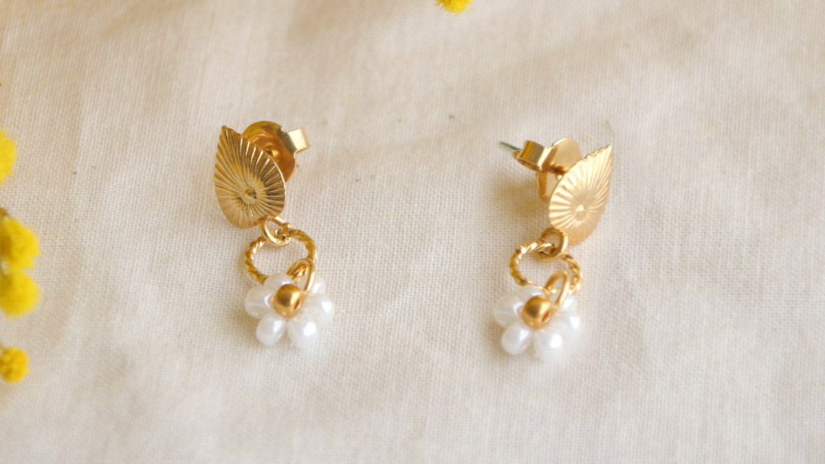 Pulsera con colgantes de margaritas en perlas : Paso 6 Pulsera con colgantes de margaritas en perlas : Paso 6