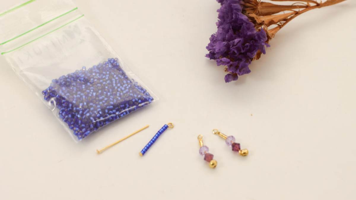 Dúo de pendientes Tuto con circonitas, peonzas y charm Miyuki : Paso 1 Dúo de pendientes Tuto con circonitas, peonzas y charm Miyuki : Paso 1