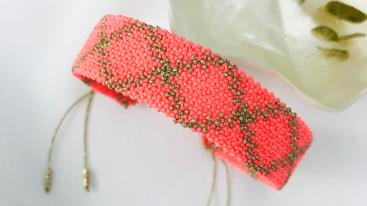 Esquema Pulseras lisas o estampadas en micro macramé con hilo encerado Linhasita