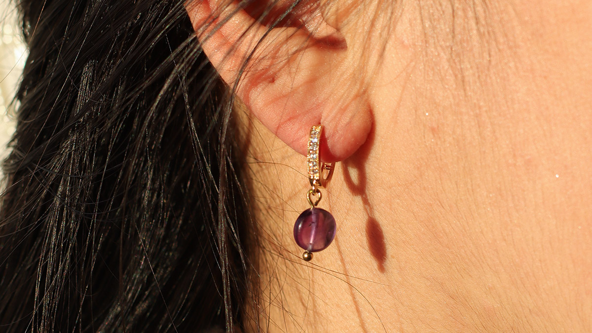 DIY Pendientes de aro dorados con cuentas de perlas : Paso 3 DIY Pendientes de aro dorados con cuentas de perlas : Paso 3