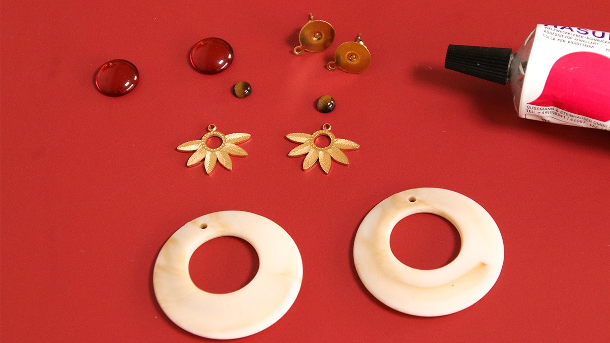 Pendientes de resina y cabujones de piedras preciosas - Perles \u0026 Co