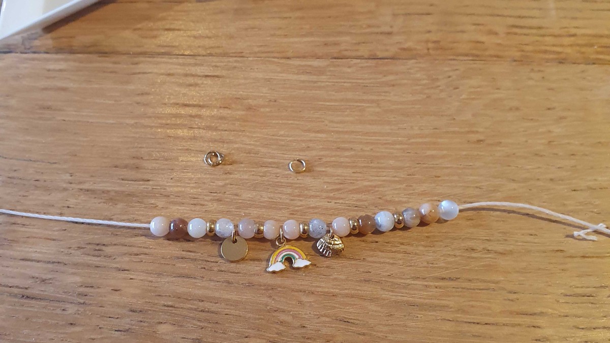 DIY Día de la Madre: Pulsera madre-hija en acero inoxidable y piedras preciosas : Paso 2