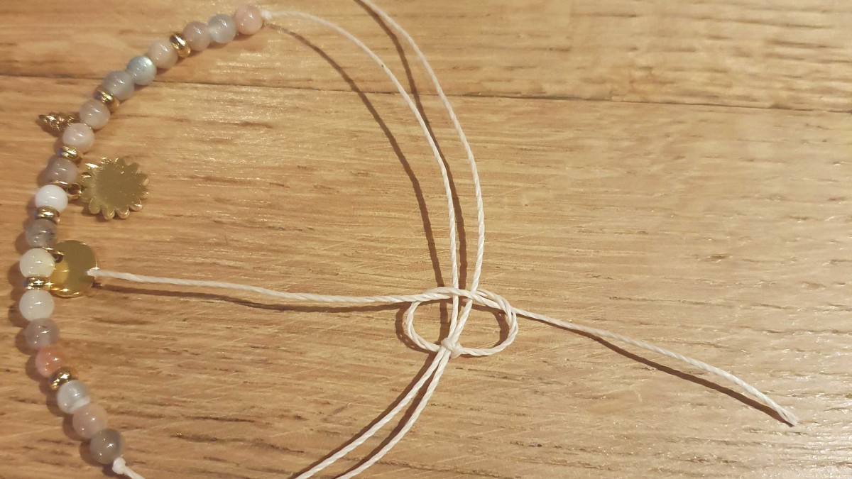 DIY Día de la Madre: Pulsera madre-hija en acero inoxidable y piedras preciosas : Paso 4