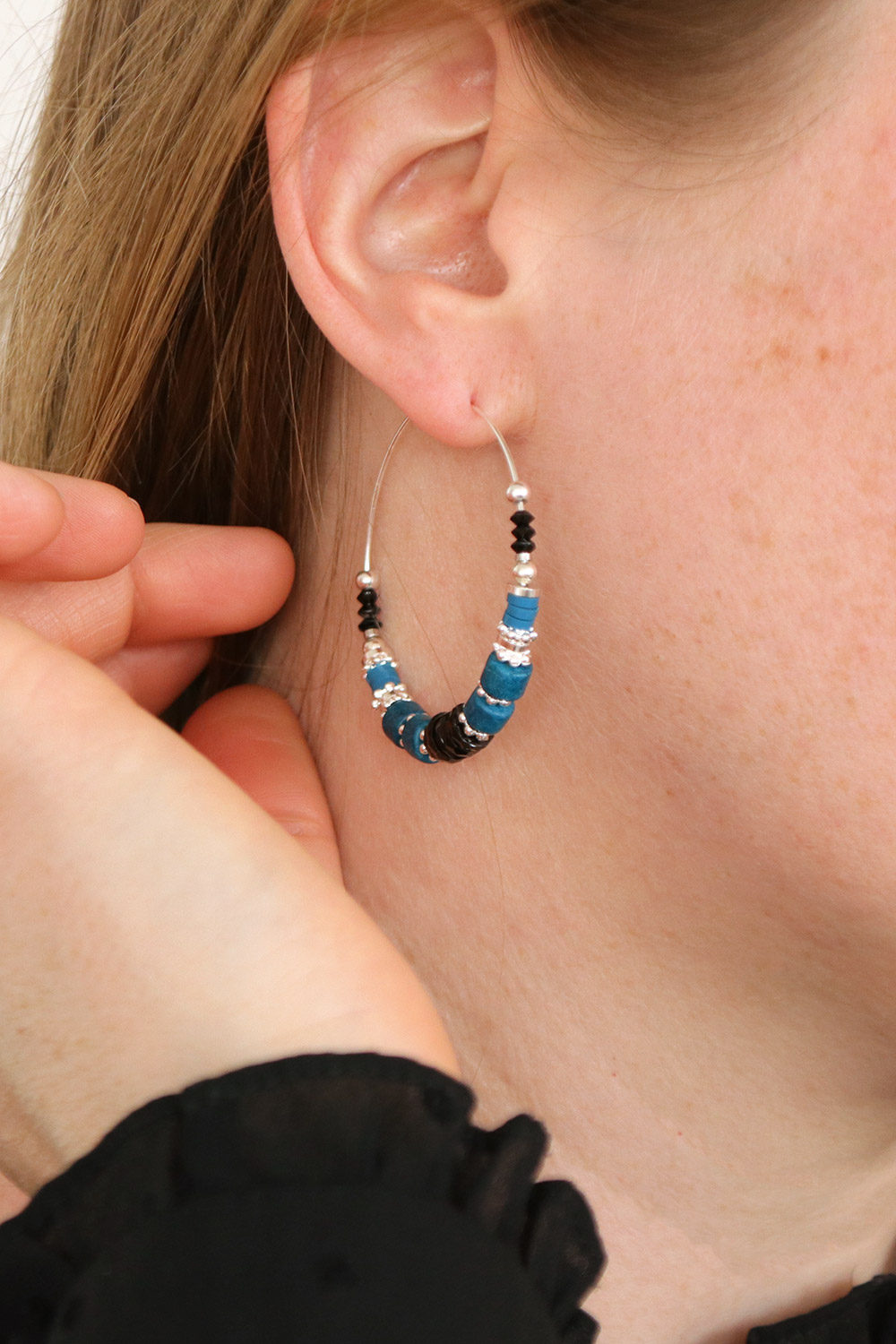 Esquema Pendientes de aro de plata con heishis y cuentas de ónix