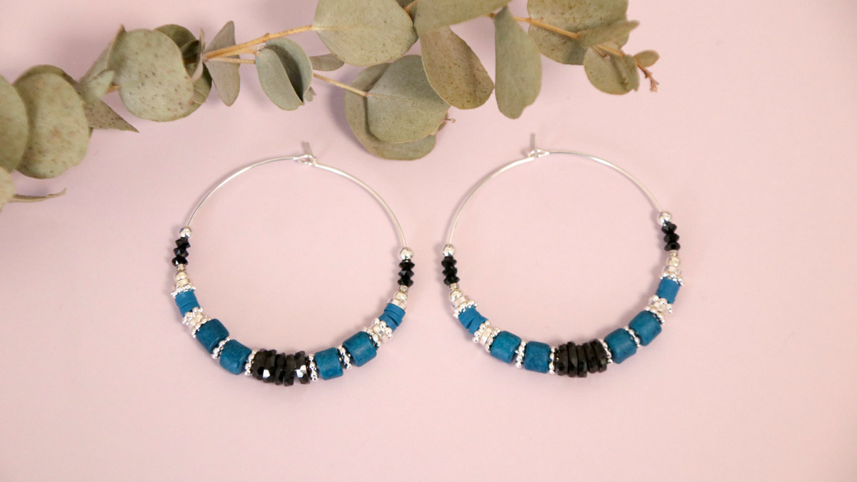 Pendientes de aro de plata con heishis y cuentas de ónix : Paso 2