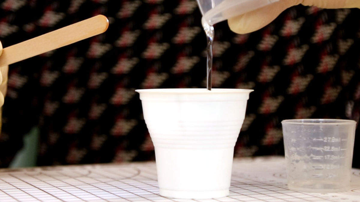 Pendientes de polímero y resina con flores secas de hortensia : Paso 5 Pendientes de polímero y resina con flores secas de hortensia : Paso 5