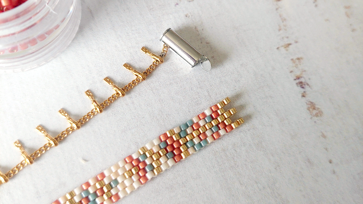 Pulsera de varias filas con cierre intercambiable Hiilos de Little Miss : Paso 2 Pulsera de varias filas con cierre intercambiable Hiilos de Little Miss : Paso 2