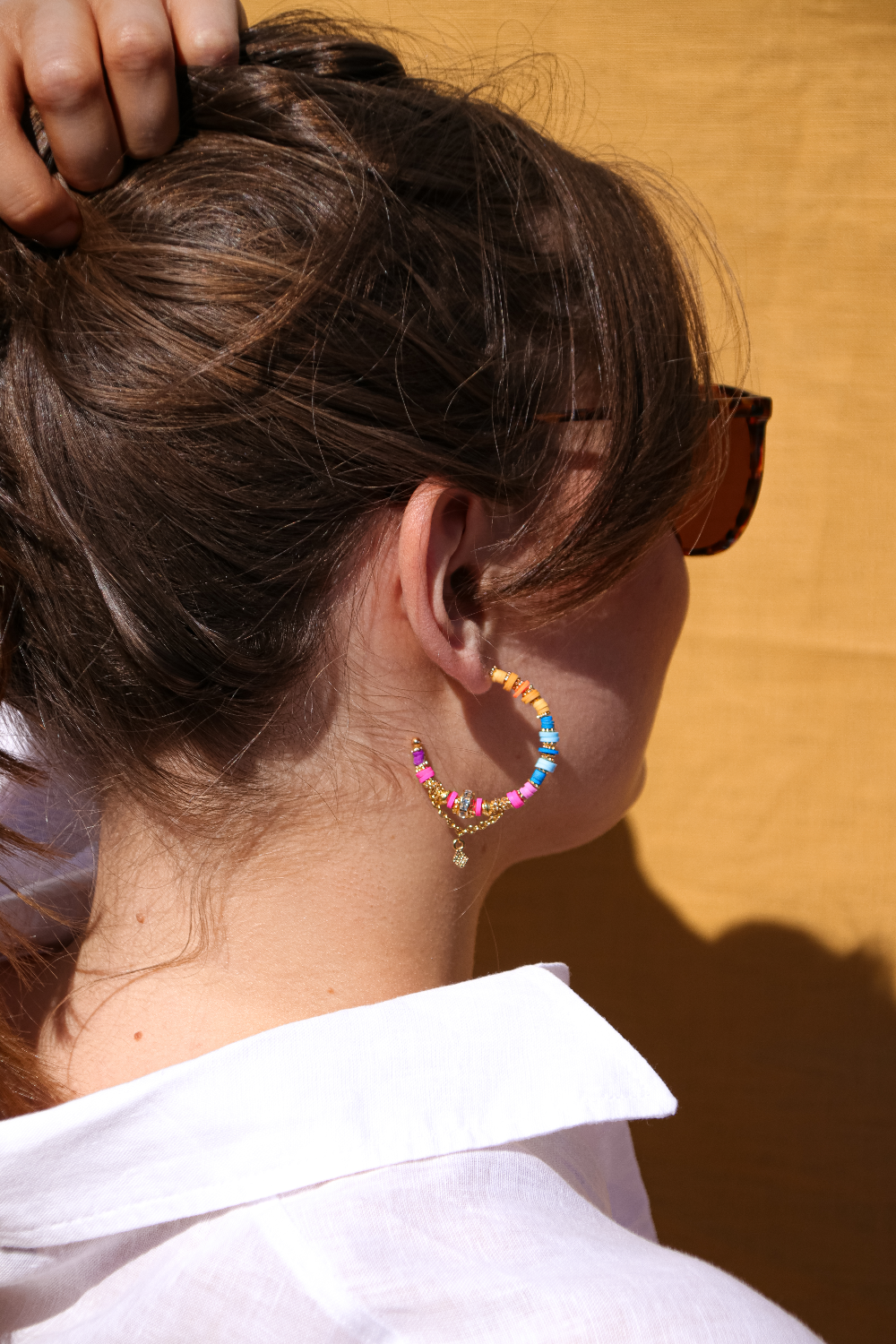 Esquema Pendientes de aro de oro y multicore con cuentas de Heishi, cadena de acero inoxidable, anillo de diamantes beloque y st Esquema Pendientes de aro de oro y multicore con cuentas de Heishi, cadena de acero inoxidable, anillo de diamantes beloque y st