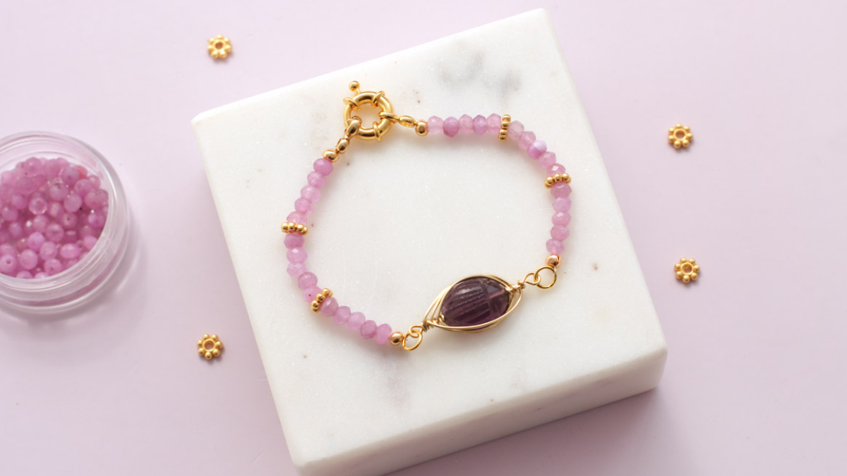 Pulsera de piedras preciosas con alambre de escarabajo de amatista Pulsera de piedras preciosas con alambre de escarabajo de amatista