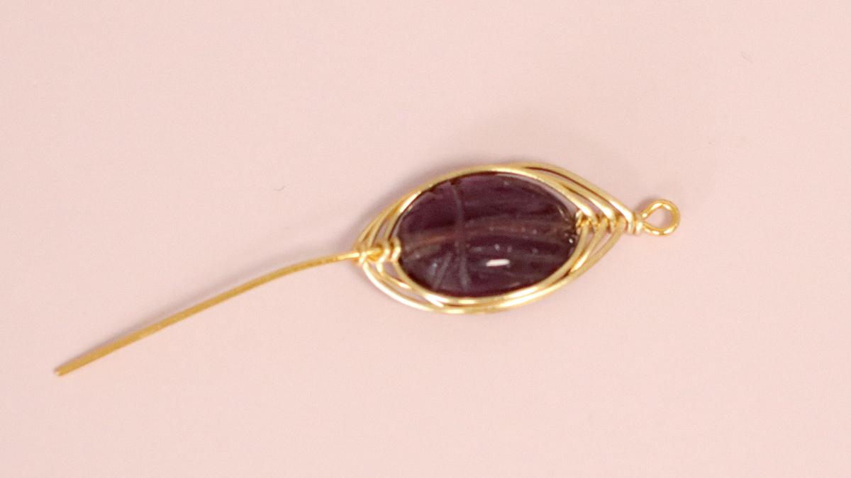 Pulsera de piedras preciosas con alambre de escarabajo de amatista : Paso 4