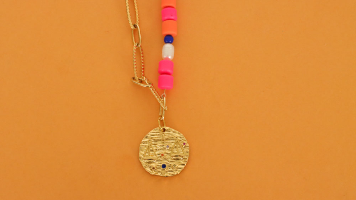 Collar de varias vueltas con chal grande, cuentas Heihi, perlas de agua dulce y amuleto del zodiaco Libra. : Paso 5 Collar de varias vueltas con chal grande, cuentas Heihi, perlas de agua dulce y amuleto del zodiaco Libra. : Paso 5