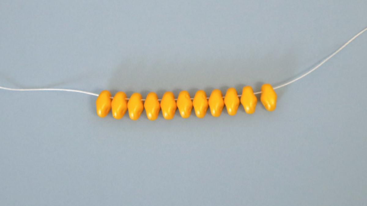 Pendientes girasol con cuentas SuperDuo : Paso 1 Pendientes girasol con cuentas SuperDuo : Paso 1