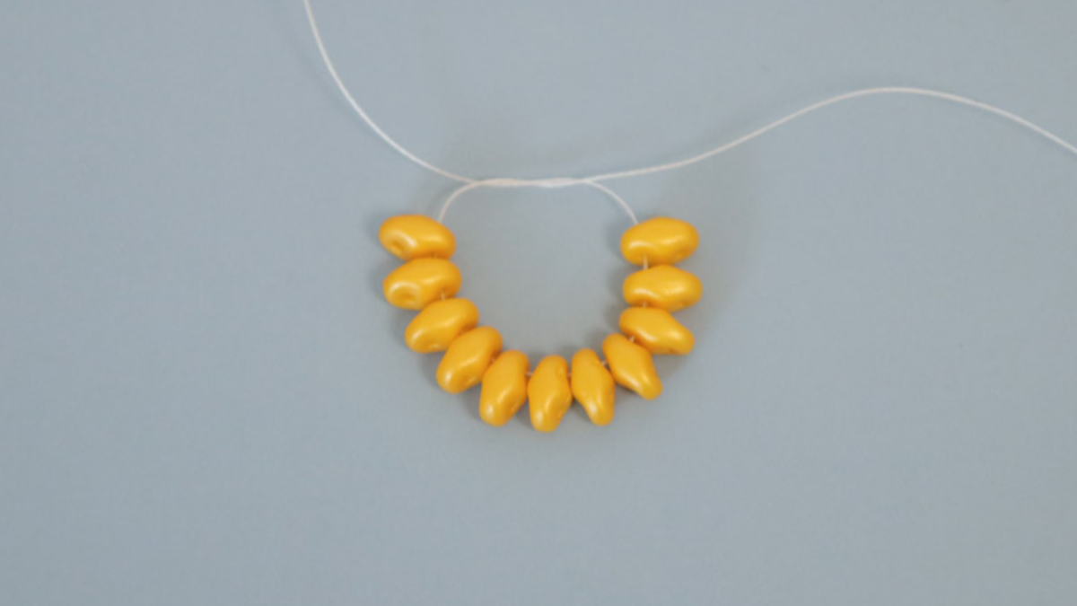 Pendientes girasol con cuentas SuperDuo : Paso 2 Pendientes girasol con cuentas SuperDuo : Paso 2