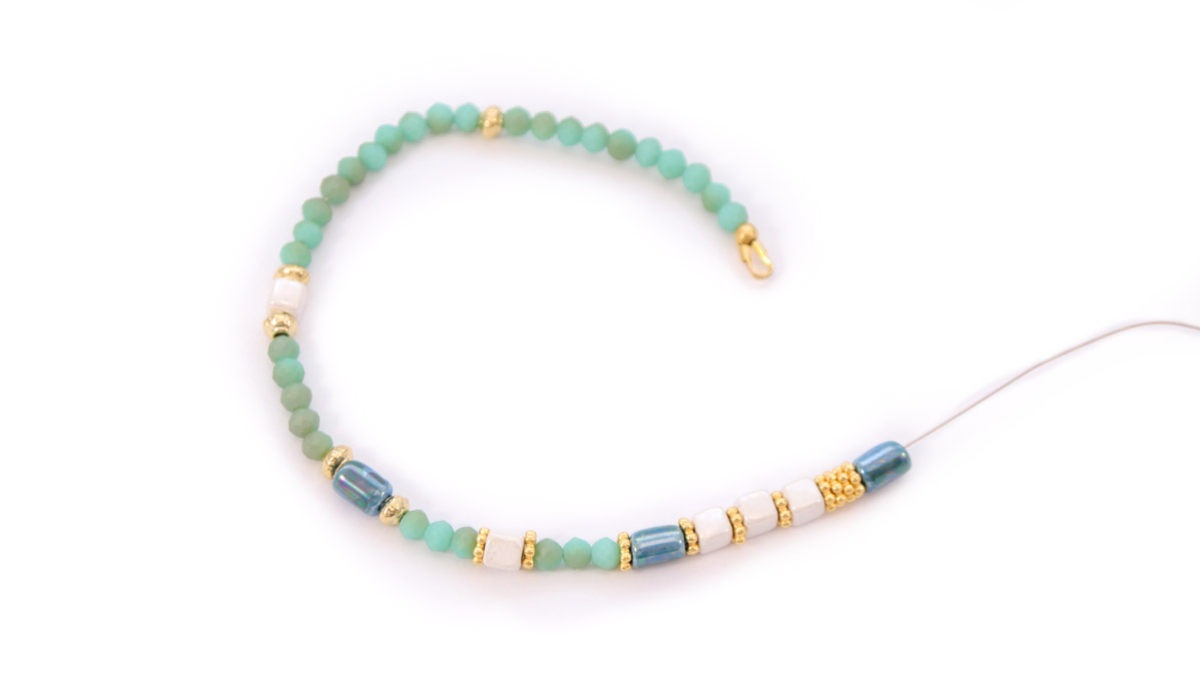 Collar de cuentas tubulares de cerámica de color turquesa : Paso 3 Collar de cuentas tubulares de cerámica de color turquesa : Paso 3