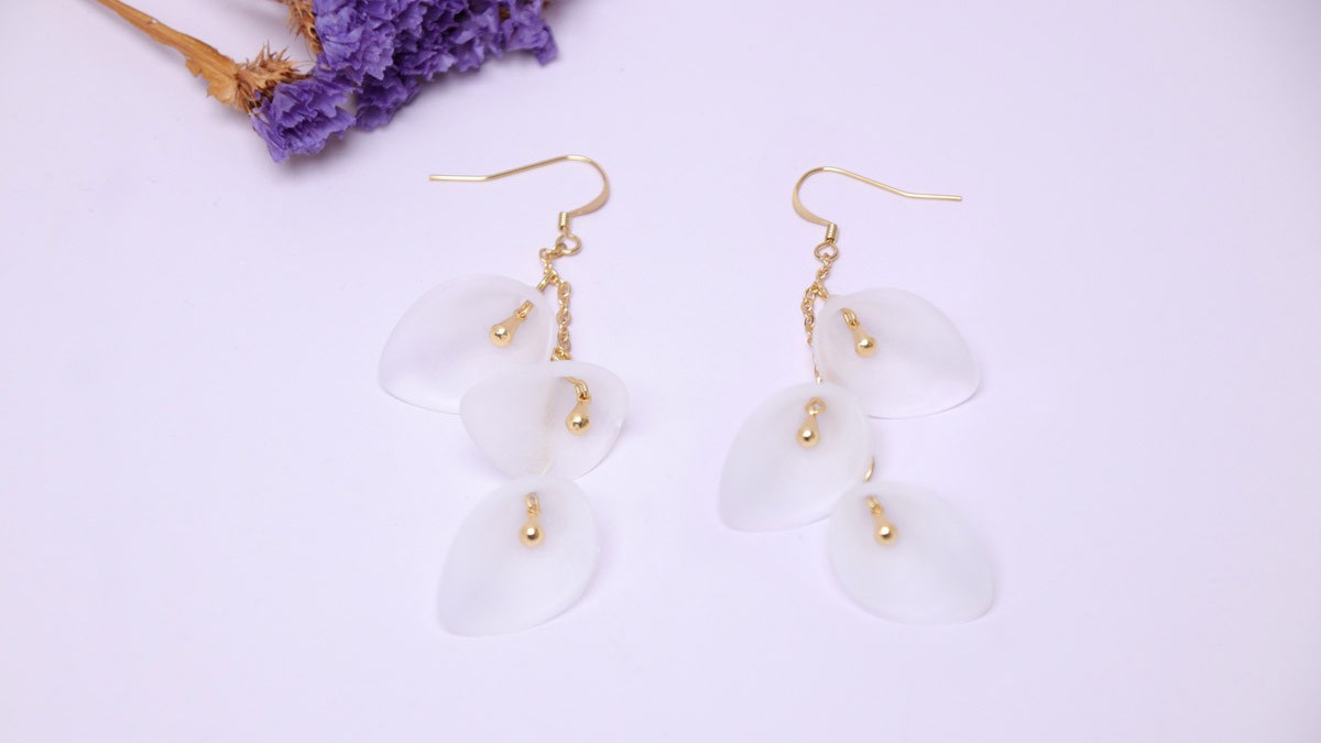 Pendientes de oro con flores negras Pendientes de oro con flores negras