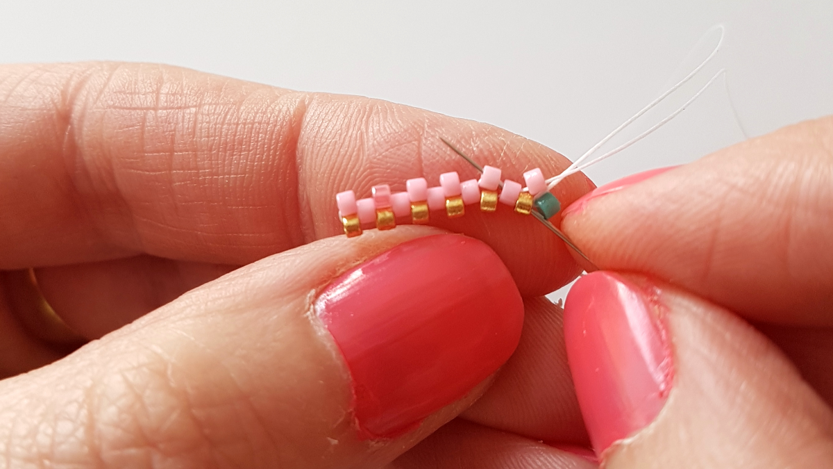 Delica Miyuki peyote perla tejer diagrama de hielo : Paso 5