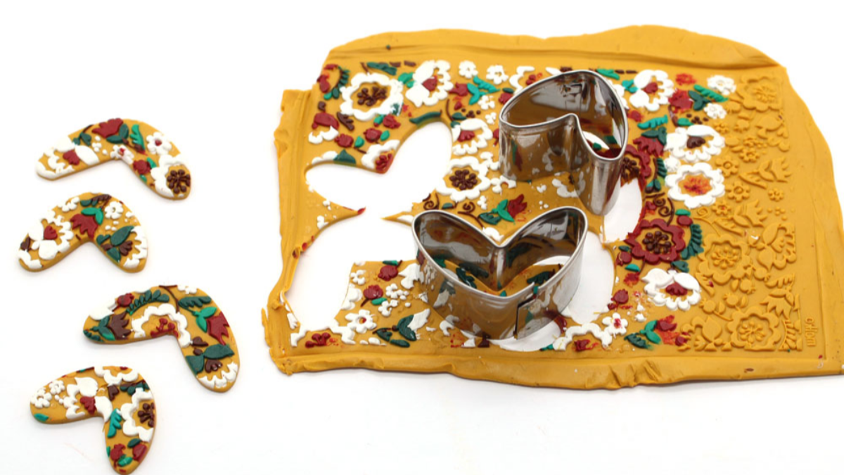 Pendientes de arcilla polimérica textura placa flores : Paso 5 Pendientes de arcilla polimérica textura placa flores : Paso 5