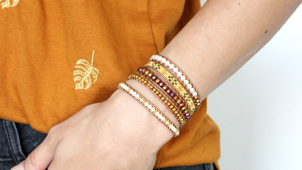 Pulsera de varias vueltas con cordón de cuero