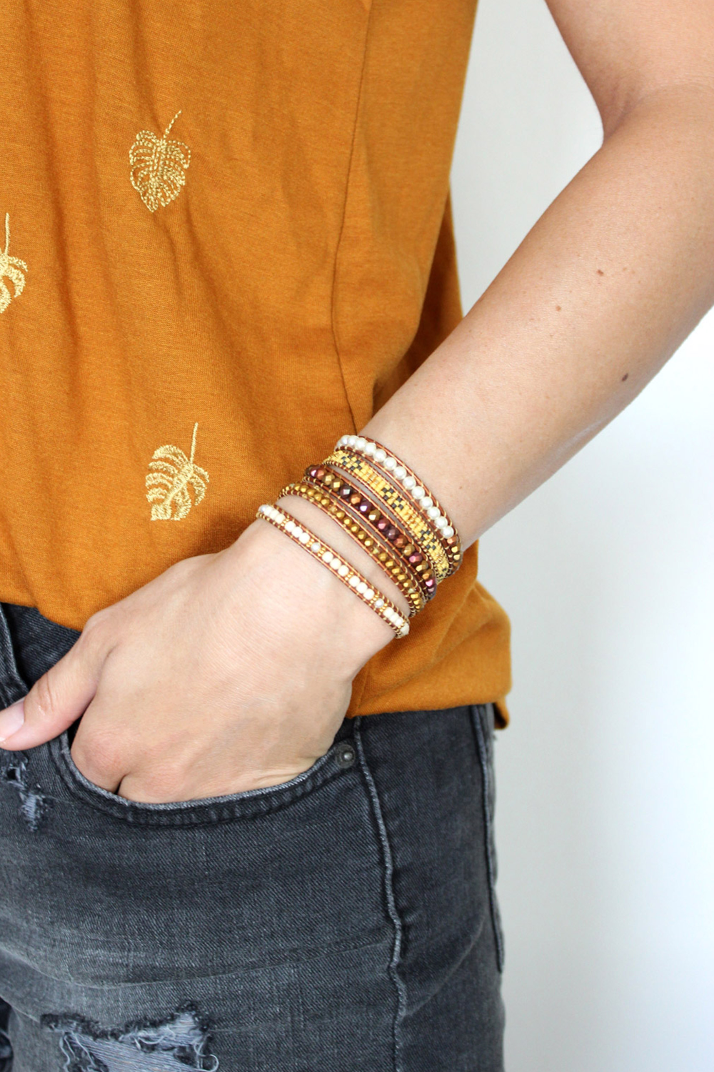 Esquema Pulsera de varias vueltas con cordón de cuero Esquema Pulsera de varias vueltas con cordón de cuero