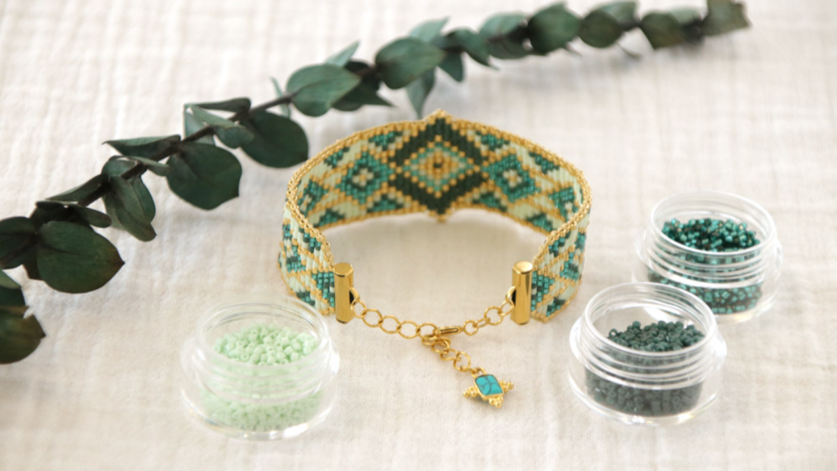 Pulsera de telar Miyuki delica con cuentas con diseño de diamantes : Paso 3 Pulsera de telar Miyuki delica con cuentas con diseño de diamantes : Paso 3