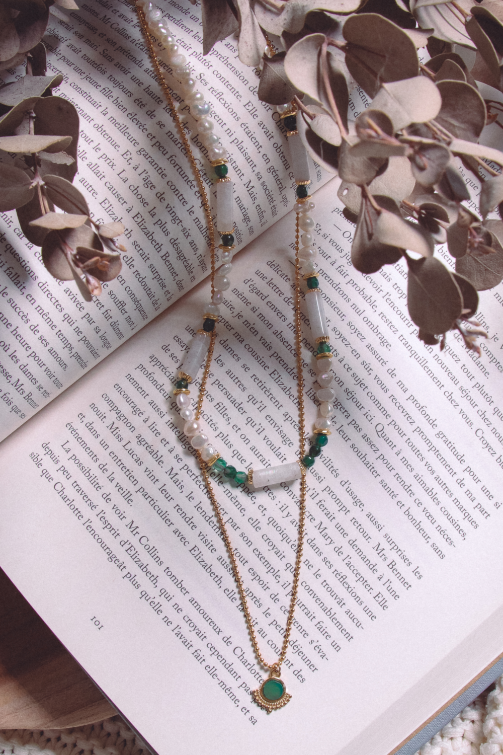 Collar de tubo de oro con piedra de luna y perlas de agua dulce