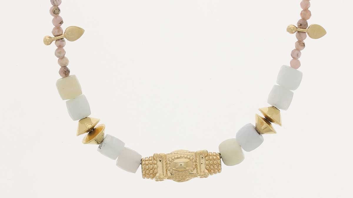 Collar de estilo bohemio con perlas naturales y cuentas doradas : Paso 3 Collar de estilo bohemio con perlas naturales y cuentas doradas : Paso 3