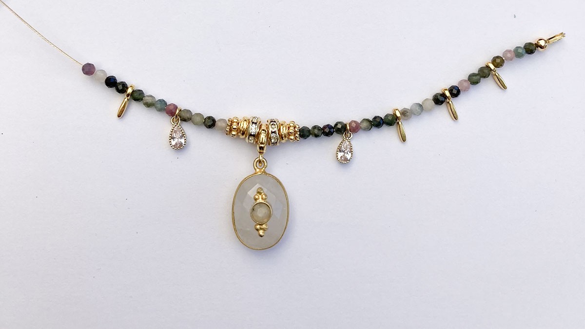 DIY: Pulsera de piedras preciosas de turmalina : Paso 7 DIY: Pulsera de piedras preciosas de turmalina : Paso 7