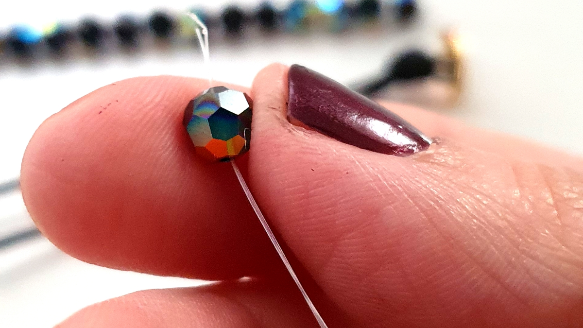 Pulsera de 5 vueltas y macramé con purecristal, miyukis, lazo dorado y separadores : Paso 3 Pulsera de 5 vueltas y macramé con purecristal, miyukis, lazo dorado y separadores : Paso 3