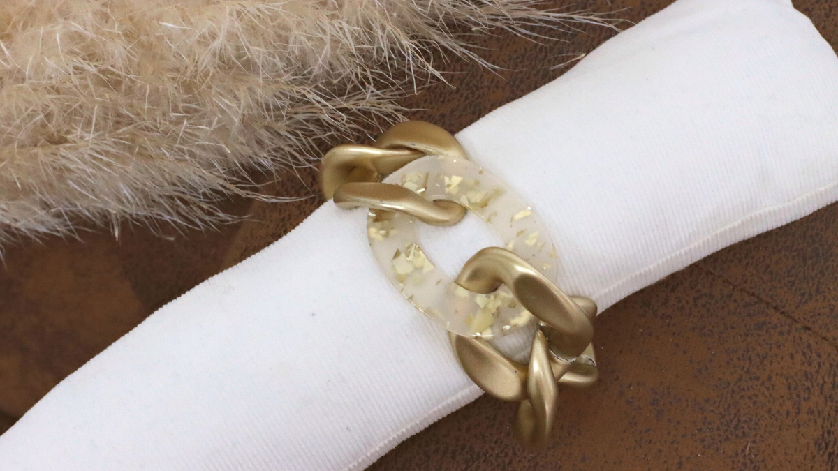 Esquema Collar DIY con grandes eslabones de oro