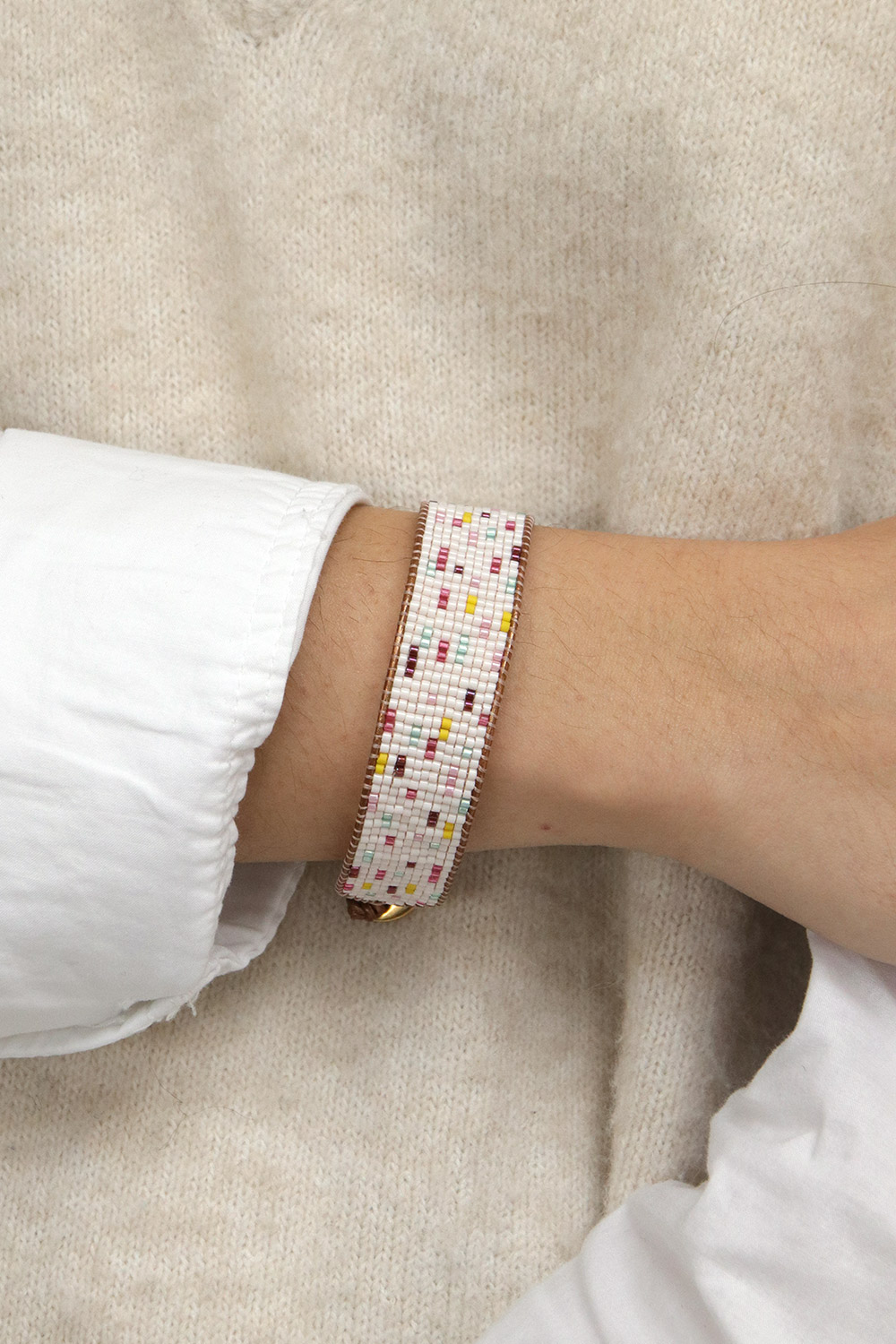 Pulsera Miyuki Loom con borde de cordón de cuero