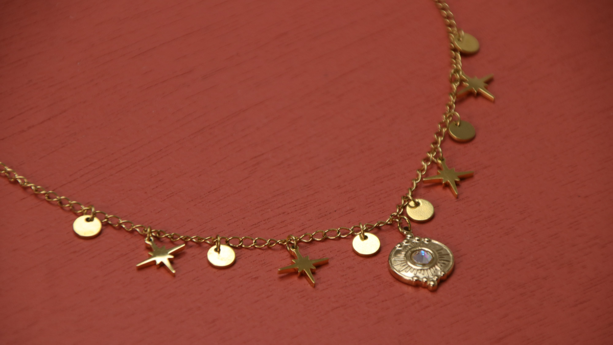 Dos collares de acero inoxidable con rama de colgante dorada : Paso 4 Dos collares de acero inoxidable con rama de colgante dorada : Paso 4