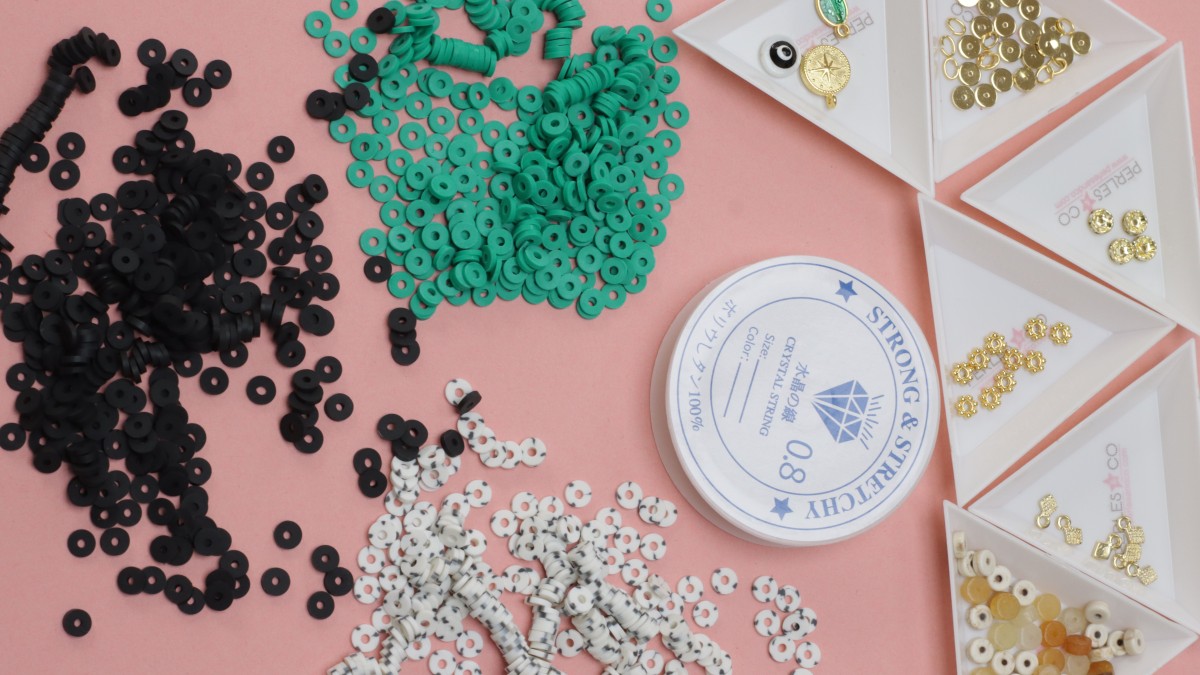 Pulseras elásticas redondas heishi modelo Canopée : Paso 1