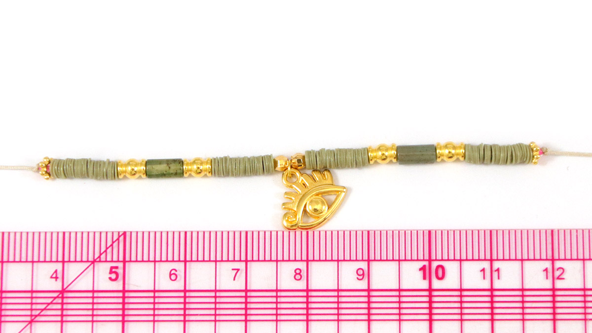 Pulseras finas Tuto con abalorios heishi y charms : Paso 3 Pulseras finas Tuto con abalorios heishi y charms : Paso 3