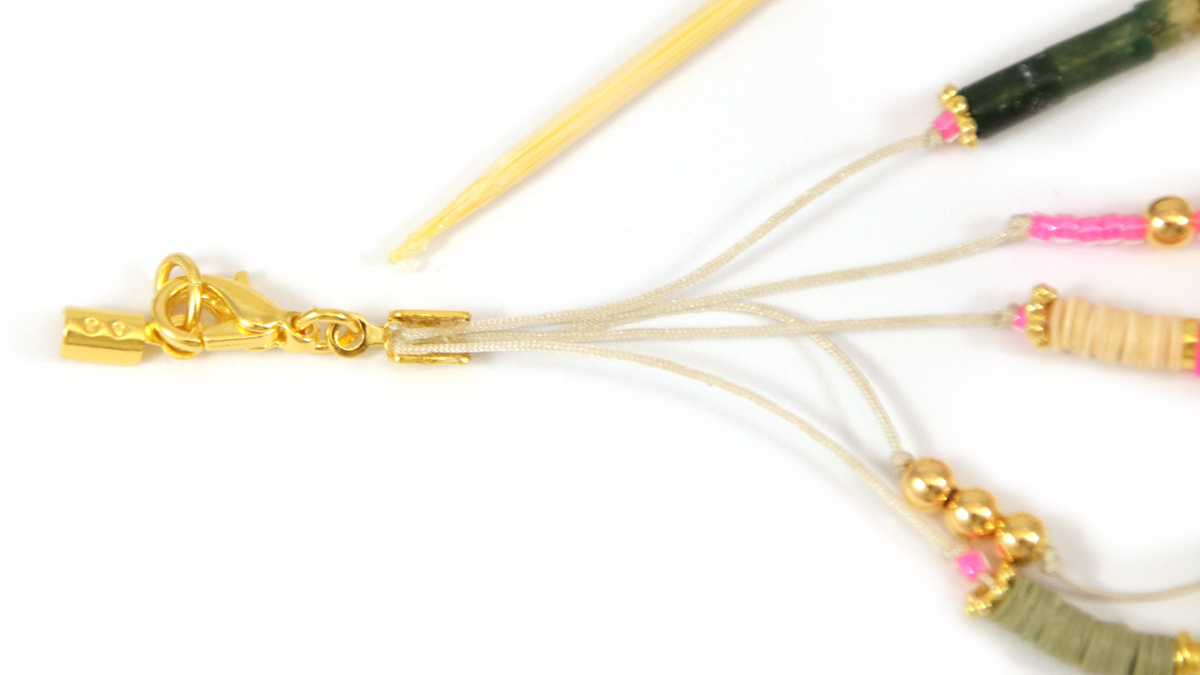 Pulseras finas Tuto con abalorios heishi y charms : Paso 6 Pulseras finas Tuto con abalorios heishi y charms : Paso 6