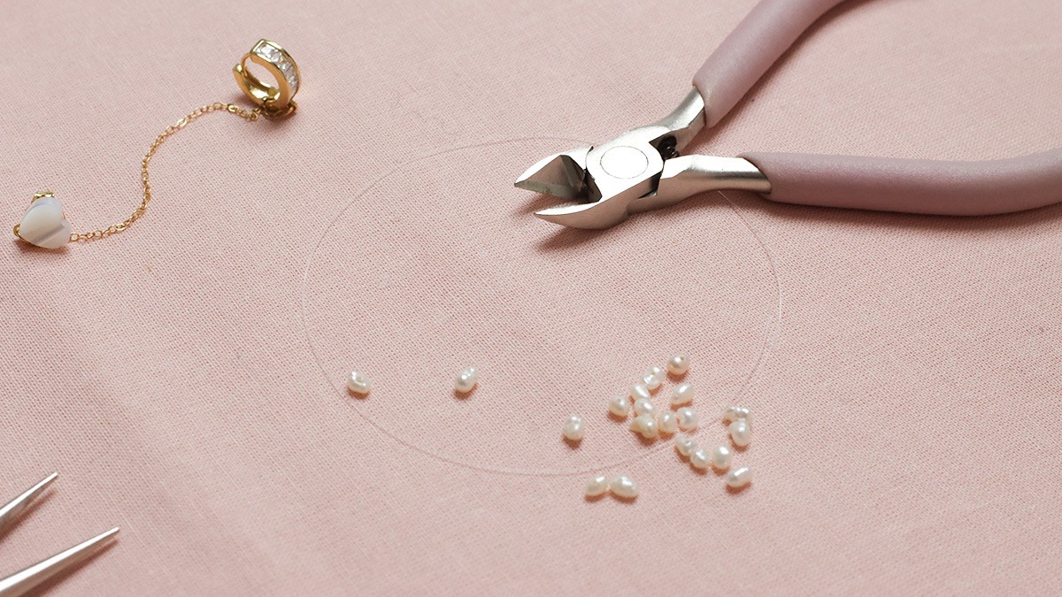 Pendientes y cadena de nácar : Paso 5