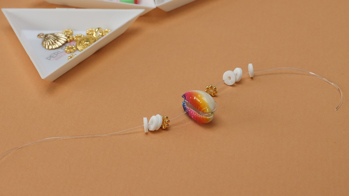 Pulseras elásticas redondas heishi modelo Fruit Salad : Paso 1